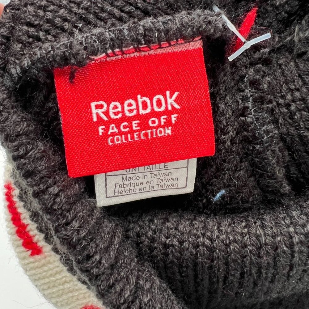 Reebok‎ Unisex Red Black Knit Pom Pom Chicago Blackhawks NHL Beanie Hat NWT - Picture 3 of 5